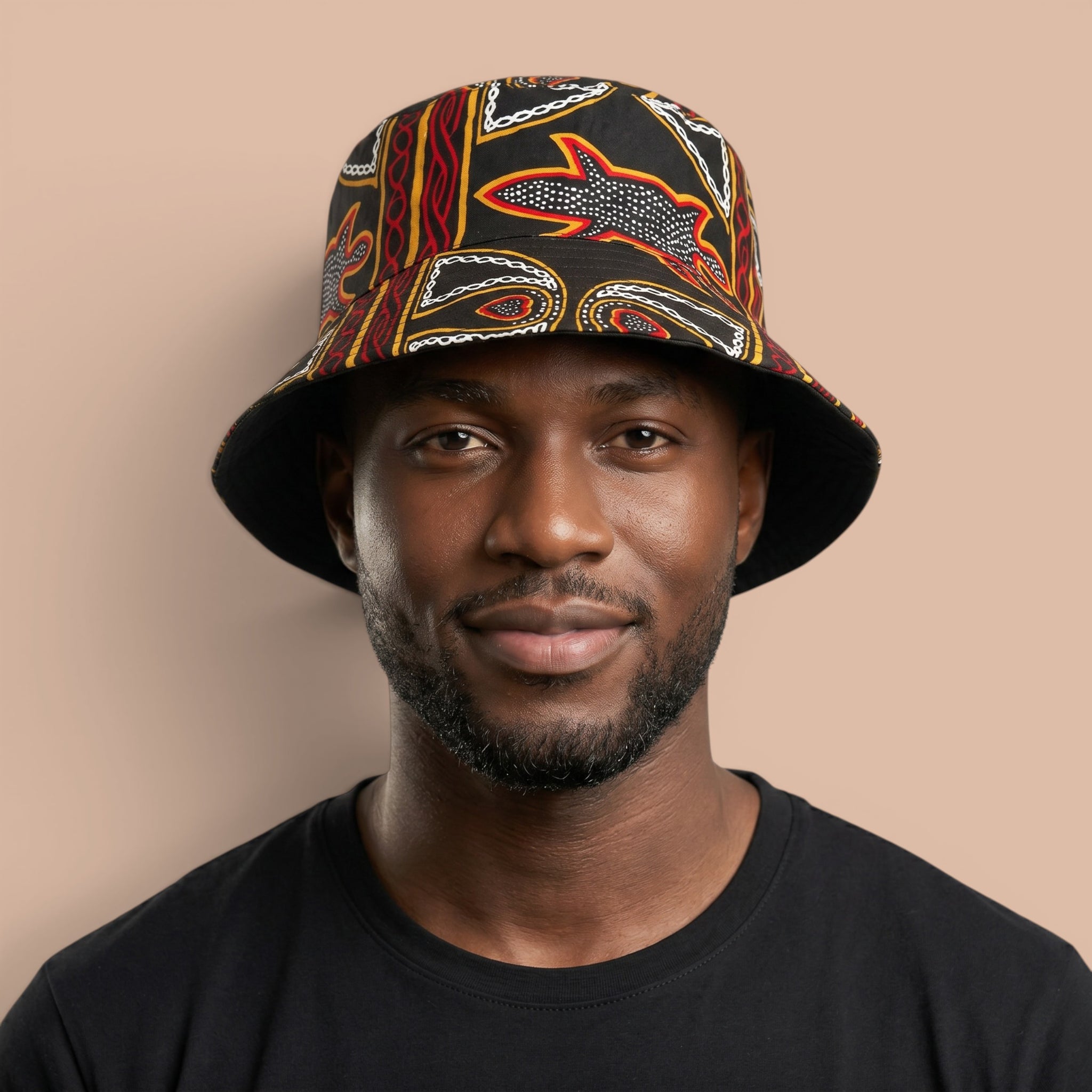 Bucket hat / Fisherman hat with African print - Black Red Toghu
