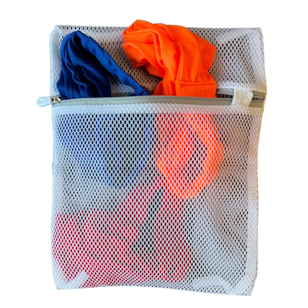Laundry Net Laundry net / Laundry bag white with zipper (protects satin in the was ...