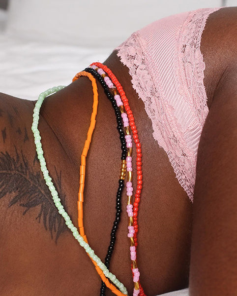 Waist Beads / African Hip Chain - Tiosa - White / gold (Traditional non-elastic string)