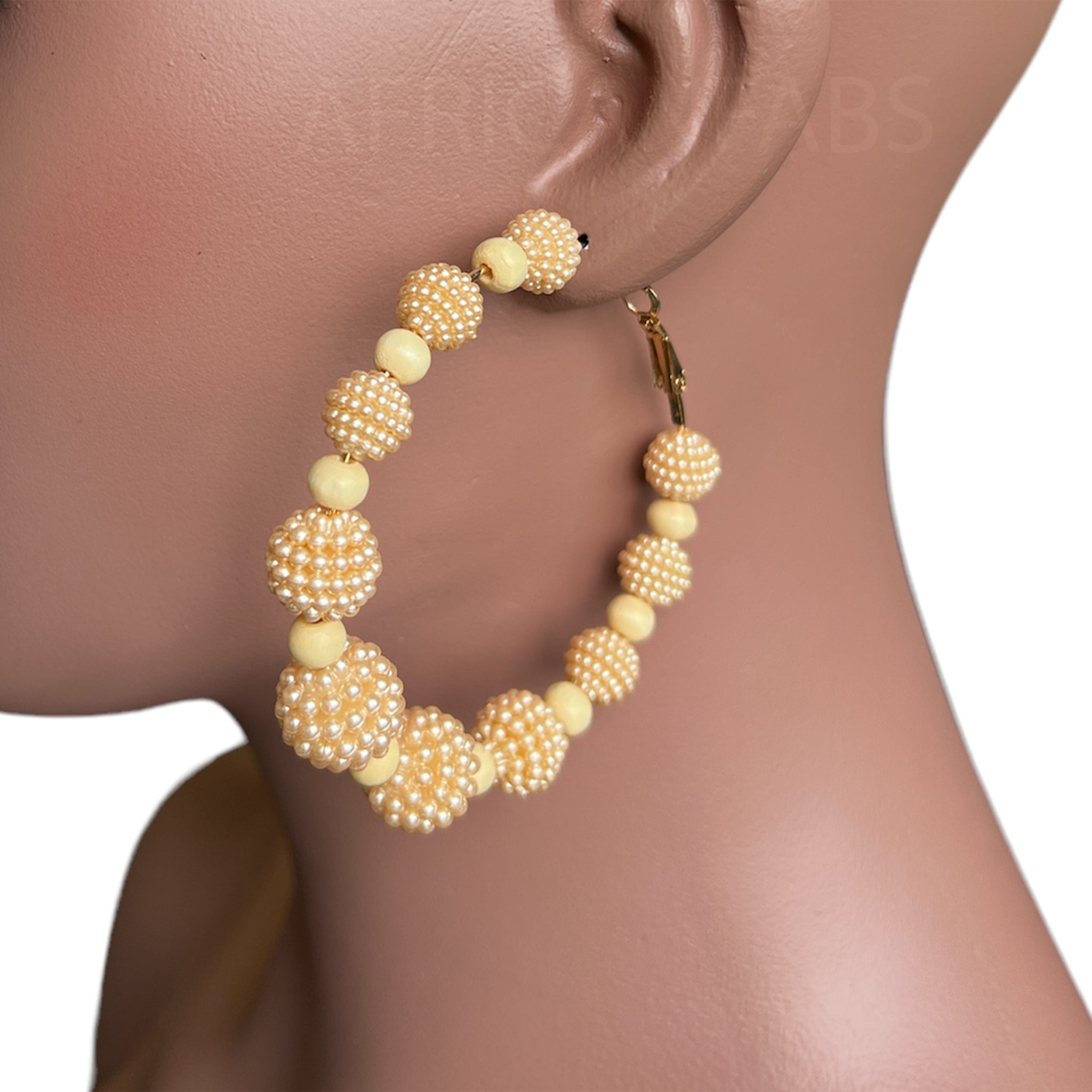 Beaded Earrings / Beige / Gold