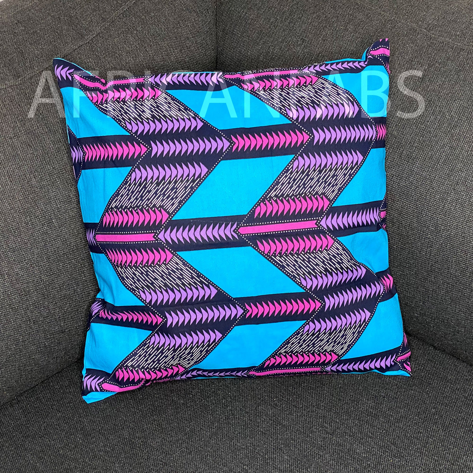 African pillow cover | Pink triangles - Decorative pillow 45x45cm - 100% Cotton